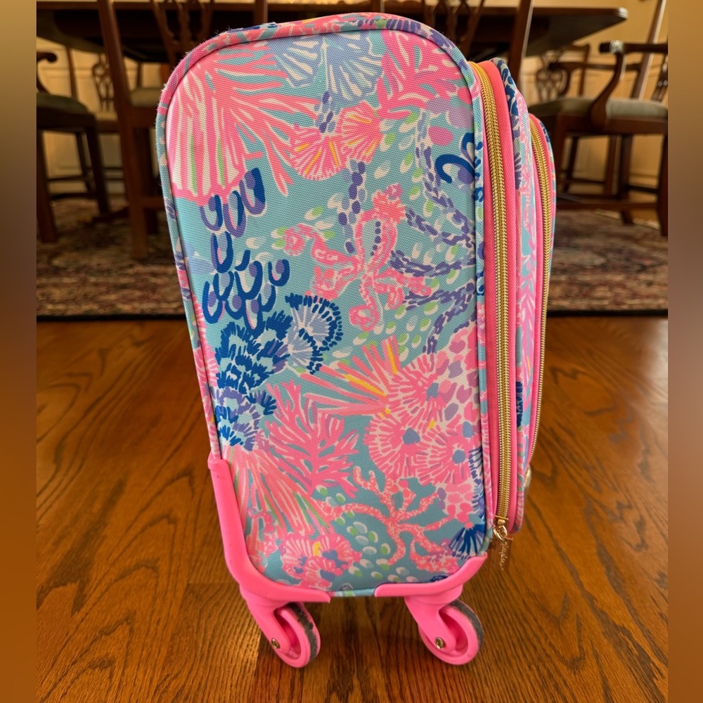 Lilly Pulitzer Carry On Luggage Suitcase Splendor in the Sand - Picture 13 of 17
